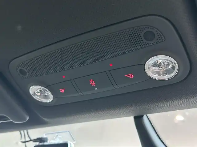 アウディ ＴＴクーペ 1．8 TFSI Sライン コンペティション 愛知県 2015(平27)年 8.5万km デイトナグレーパールエフェクト 純正SDナビ（フルセグ/BT/CD/DVD/SD/USB)/バックカメラ/前後ドライブレコーダー/ETC/電動格納式ミラー/パドルシフト/オートライト/ABS/横滑り防止装置/ハーフレザー/フォグランプ/純正アルミホイール