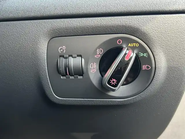 アウディ ＴＴクーペ 1．8 TFSI Sライン コンペティション 愛知県 2015(平27)年 8.5万km デイトナグレーパールエフェクト 純正SDナビ（フルセグ/BT/CD/DVD/SD/USB)/バックカメラ/前後ドライブレコーダー/ETC/電動格納式ミラー/パドルシフト/オートライト/ABS/横滑り防止装置/ハーフレザー/フォグランプ/純正アルミホイール