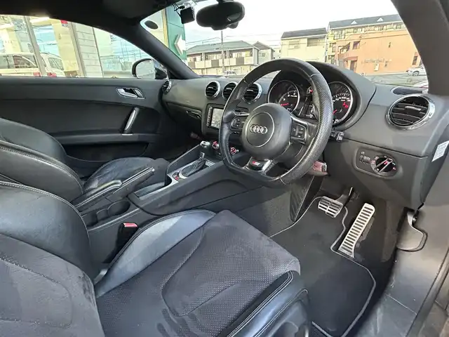 アウディ ＴＴクーペ 1．8 TFSI Sライン コンペティション 愛知県 2015(平27)年 8.5万km デイトナグレーパールエフェクト 純正SDナビ（フルセグ/BT/CD/DVD/SD/USB)/バックカメラ/前後ドライブレコーダー/ETC/電動格納式ミラー/パドルシフト/オートライト/ABS/横滑り防止装置/ハーフレザー/フォグランプ/純正アルミホイール
