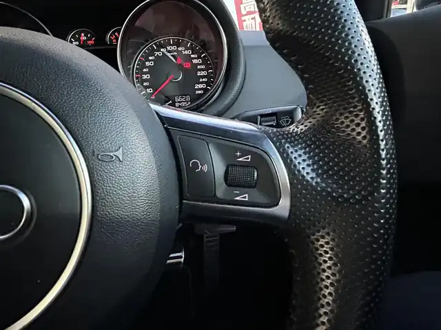 アウディ ＴＴクーペ 1．8 TFSI Sライン コンペティション 愛知県 2015(平27)年 8.5万km デイトナグレーパールエフェクト 純正SDナビ（フルセグ/BT/CD/DVD/SD/USB)/バックカメラ/前後ドライブレコーダー/ETC/電動格納式ミラー/パドルシフト/オートライト/ABS/横滑り防止装置/ハーフレザー/フォグランプ/純正アルミホイール