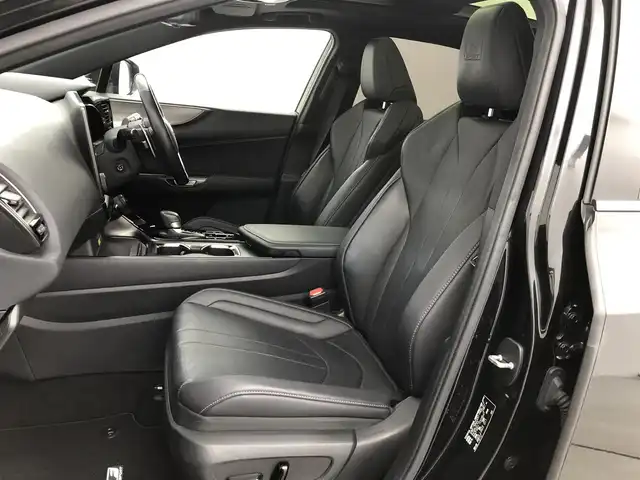 レクサス ＮＸ 350h Fスポーツ 愛知県 2022(令4)年 6.1万km グラファイトブラックガラスフレーク パノラマルーフ/オレンジキャリパー/ワイヤレス充電/純正14インチナビ/アラウンドビューモニター/Bluetooth/フルセグTV/レクサスセーフティセンス/衝突被害軽減システム/クルーズコントロール/ブラインドスポットモニター/レーンキープアシスト/横滑り防止装置/コーナーセンサー/オートライト/オートマチックハイビーム/三眼LEDヘッドライト/LEDフォグランプ/パワーシート/シートメモリー/シートーヒーター/ステアリングヒーター/パドルシフト/電動リアゲート/ドライブレコーダー/ビルトインETC2.0/純正フロアマット/純正AW/プッシュスタート/スマートキー/スペアキー/カードキー