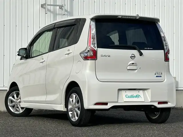 日産 デイズ ハイウェイスターX 熊本県 2016(平28)年 5.1万km ホワイトパール 純正SDナビDTV/・CD/DVD/フルセグ/BT/SD/アラウンドビューカメラ/ETC/ドアライブレコーダー/HIDライト/ウィンカードアミラー/フォグ/マット/バイザー/インテリキー