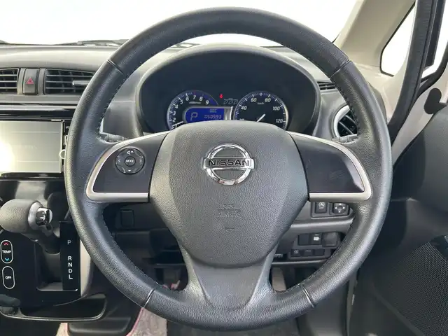 日産 デイズ ハイウェイスターX 熊本県 2016(平28)年 5.1万km ホワイトパール 純正SDナビDTV/・CD/DVD/フルセグ/BT/SD/アラウンドビューカメラ/ETC/ドアライブレコーダー/HIDライト/ウィンカードアミラー/フォグ/マット/バイザー/インテリキー