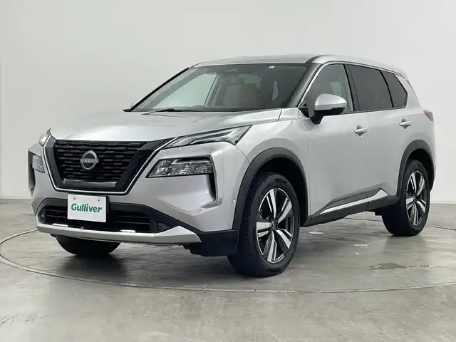 日産 エクストレイル G e－4ORCE 群馬県 2023(令5)年 1万km ブリリアントシルバー プロパイロット　ＢＯＳＥサウンド　純正１２．３型ナビ　フルセグＴＶ　全周囲カメラ　衝突被害軽減ブレーキ　ヘッドアップディスプレイ　デジタルインナーミラー　ＥＴＣ２．０　ワイヤレス充電　スマートキー