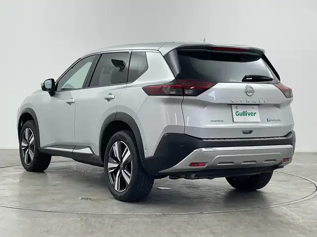 日産 エクストレイル G e－4ORCE 群馬県 2023(令5)年 1万km ブリリアントシルバー プロパイロット　ＢＯＳＥサウンド　純正１２．３型ナビ　フルセグＴＶ　全周囲カメラ　衝突被害軽減ブレーキ　ヘッドアップディスプレイ　デジタルインナーミラー　ＥＴＣ２．０　ワイヤレス充電　スマートキー