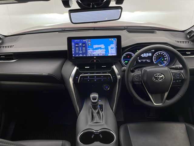 トヨタ ハリアー ハイブリッド Z 宮崎県 2021(令3)年 5.5万km センシュアルレッドマイカ 禁煙車/トヨタセーフティセンス/純正12.3型ディスプレイオーディオナビTV/（T-CONNECT/Bluetooth/HDMI/USB/フルセグTV)/純正JBLプレミアムサウンドシステム/純正バックカメラ/純正ビルトイン2.0ETC/純正オートアラーム/純正スカッフプレートイルミ/純正LEDオートライト/純正LEDフォグ/純正19インチアルミ/純正フロアマット/アダプティブクルーズコントロール/プリクラッシュセーフティ/レーンディパーチャーアラート/オートマチックハイビーム/ブラインドスポットモニター/ヘッドアップディスプレイ/デジタルインナーミラー/電子パーキング/オートホールド/パワーバックドア/運転席パワーシート/デュアルオートエアコン/本革巻ハンドル/スマートキー/プッシュエンジンスタート