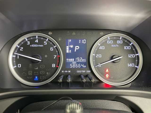 ダイハツ キャスト アクティバ G SAⅢ 道央・札幌 2018(平30)年 5.9万km パールホワイトⅢ ・4WD/・純正ナビ/　CD/DVD/BT/USB/SD/・フルセグTV/・バックカメラ/・スマートアシストIII/　衝突軽減ブレーキ/　車線逸脱警報/　前後誤発進抑制/　先行車発進お知らせ/　オートマチックハイビーム/・ETC/・アイドリングストップ/・オートライト/・LEDヘッドライト/・フォグランプ/・ドライブレコーダー/・革巻きステアリング/・ステアリングリモコン/・プッシュスタート/・スマートキー/・オートリトラミラー/・ヘッドライトレベライザー /・ダウンヒルアシストコントロール/・純正フロアマット/・純正ドアバイザー