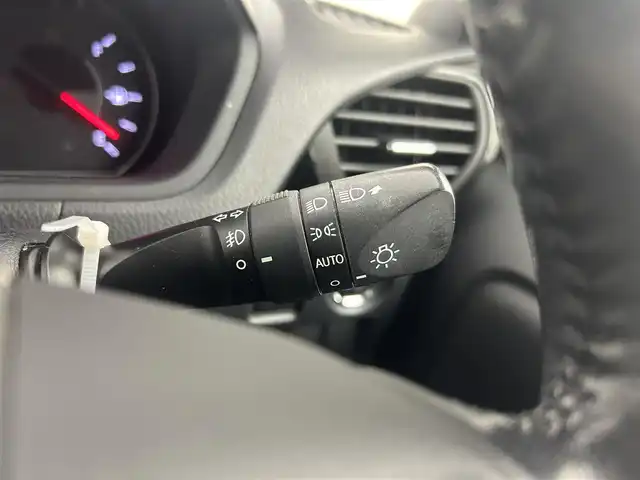 トヨタ ノア Si ダブルバイビー 千葉県 2018(平30)年 5.4万km ホワイトパールクリスタルシャイン トヨタセーフティセンス/・プリクラッシュセーフティ/・レーンディパーチャーアラート/・先行車発進お知らせ/・オートハイビーム/社外7インチメモリナビ/CD DVD SD BT フルセグ/バックカメラ/両側パワースライドドア/クルーズコントロール/LEDオートライト/ハーフレザー/純正16インチアルミホイール/純正フロアマット/ドアバイザー/プッシュスタート/スマートキー/ETC