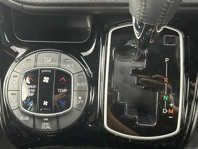 トヨタ ノア Si ダブルバイビー 千葉県 2018(平30)年 5.4万km ホワイトパールクリスタルシャイン トヨタセーフティセンス/・プリクラッシュセーフティ/・レーンディパーチャーアラート/・先行車発進お知らせ/・オートハイビーム/社外7インチメモリナビ/CD DVD SD BT フルセグ/バックカメラ/両側パワースライドドア/クルーズコントロール/LEDオートライト/ハーフレザー/純正16インチアルミホイール/純正フロアマット/ドアバイザー/プッシュスタート/スマートキー/ETC