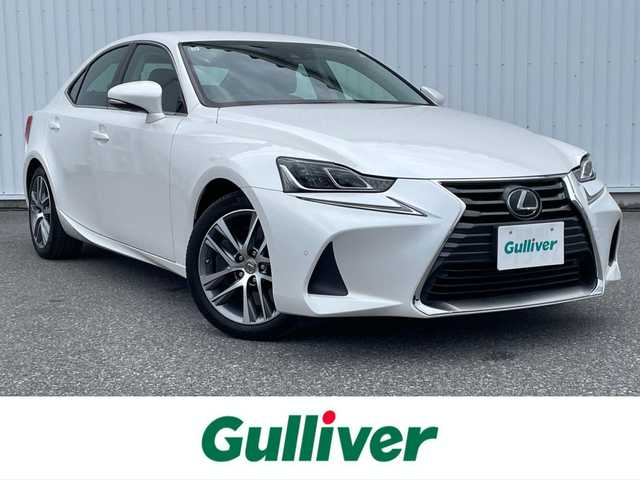 レクサス ＩＳ 300 滋賀県 2019(令1)年 4.1万km ソニッククォーツ 純正10型ナビ/・Bluetooth/フルセグ/・CD/DVD/バックカメラ/革巻きステアリング/ステアリングリモコン/パドルシフト/ETC2.0/レーダークルーズコントロール/ハーフレザーシート/パワーシート/ドアミラーヒーター/レクサスセーフティシステムプラス/・レーンディパーチャーアラート/・プリクラッシュセーフティ/LEDオートライト/フォグライト/スマートキー