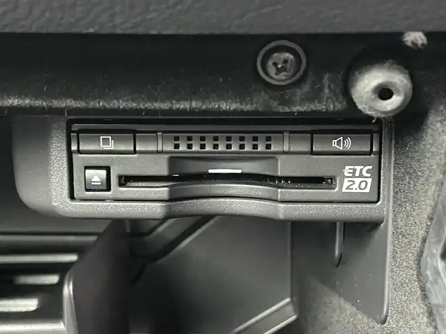 レクサス ＩＳ 300 滋賀県 2019(令1)年 4.1万km ソニッククォーツ 純正10型ナビ/・Bluetooth/フルセグ/・CD/DVD/バックカメラ/革巻きステアリング/ステアリングリモコン/パドルシフト/ETC2.0/レーダークルーズコントロール/ハーフレザーシート/パワーシート/ドアミラーヒーター/レクサスセーフティシステムプラス/・レーンディパーチャーアラート/・プリクラッシュセーフティ/LEDオートライト/フォグライト/スマートキー