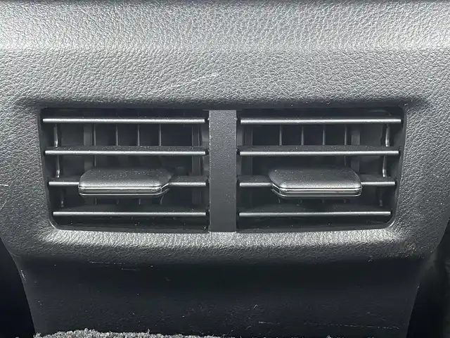 レクサス ＩＳ 300 滋賀県 2019(令1)年 4.1万km ソニッククォーツ 純正10型ナビ/・Bluetooth/フルセグ/・CD/DVD/バックカメラ/革巻きステアリング/ステアリングリモコン/パドルシフト/ETC2.0/レーダークルーズコントロール/ハーフレザーシート/パワーシート/ドアミラーヒーター/レクサスセーフティシステムプラス/・レーンディパーチャーアラート/・プリクラッシュセーフティ/LEDオートライト/フォグライト/スマートキー