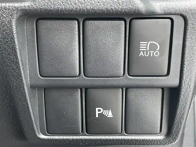 レクサス ＩＳ 300 滋賀県 2019(令1)年 4.1万km ソニッククォーツ 純正10型ナビ/・Bluetooth/フルセグ/・CD/DVD/バックカメラ/革巻きステアリング/ステアリングリモコン/パドルシフト/ETC2.0/レーダークルーズコントロール/ハーフレザーシート/パワーシート/ドアミラーヒーター/レクサスセーフティシステムプラス/・レーンディパーチャーアラート/・プリクラッシュセーフティ/LEDオートライト/フォグライト/スマートキー