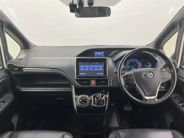 トヨタ エスクァイア ハイブリッド Gi 岡山県 2015(平27)年 10.7万km ホワイトパールクリスタルシャイン DOPナビ　NSZT-Y64T/フルセグTV（AM.FM.TV.CD.DVD.BT）/アルパインリアフリップダウンモニター/両側パワースライドドア/バックカメラ/ETC/ドライブレコーダー/レザーシート/シートヒーター/クルーズコントロール/オートライト/オートマチックハイビーム/フォグライト/サングラスホルダー/ステアリングスイッチ/ワイヤレス充電/ＬＥＤヘッドライト/スペアキー/15インチ純正AW/純正フロアマット