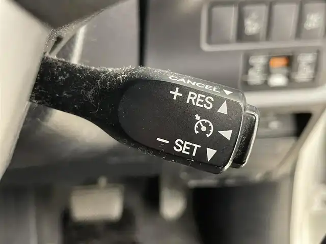 トヨタ エスクァイア ハイブリッド Gi 岡山県 2015(平27)年 10.7万km ホワイトパールクリスタルシャイン DOPナビ　NSZT-Y64T/フルセグTV（AM.FM.TV.CD.DVD.BT）/アルパインリアフリップダウンモニター/両側パワースライドドア/バックカメラ/ETC/ドライブレコーダー/レザーシート/シートヒーター/クルーズコントロール/オートライト/オートマチックハイビーム/フォグライト/サングラスホルダー/ステアリングスイッチ/ワイヤレス充電/ＬＥＤヘッドライト/スペアキー/15インチ純正AW/純正フロアマット