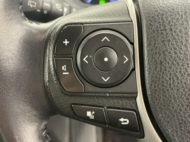 トヨタ エスクァイア ハイブリッド Gi 岡山県 2015(平27)年 10.7万km ホワイトパールクリスタルシャイン DOPナビ　NSZT-Y64T/フルセグTV（AM.FM.TV.CD.DVD.BT）/アルパインリアフリップダウンモニター/両側パワースライドドア/バックカメラ/ETC/ドライブレコーダー/レザーシート/シートヒーター/クルーズコントロール/オートライト/オートマチックハイビーム/フォグライト/サングラスホルダー/ステアリングスイッチ/ワイヤレス充電/ＬＥＤヘッドライト/スペアキー/15インチ純正AW/純正フロアマット