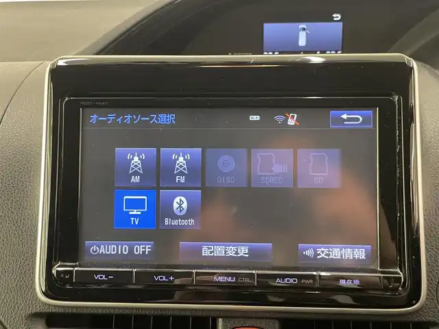 トヨタ エスクァイア ハイブリッド Gi 岡山県 2015(平27)年 10.7万km ホワイトパールクリスタルシャイン DOPナビ　NSZT-Y64T/フルセグTV（AM.FM.TV.CD.DVD.BT）/アルパインリアフリップダウンモニター/両側パワースライドドア/バックカメラ/ETC/ドライブレコーダー/レザーシート/シートヒーター/クルーズコントロール/オートライト/オートマチックハイビーム/フォグライト/サングラスホルダー/ステアリングスイッチ/ワイヤレス充電/ＬＥＤヘッドライト/スペアキー/15インチ純正AW/純正フロアマット