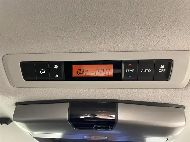 トヨタ エスクァイア ハイブリッド Gi 岡山県 2015(平27)年 10.7万km ホワイトパールクリスタルシャイン DOPナビ　NSZT-Y64T/フルセグTV（AM.FM.TV.CD.DVD.BT）/アルパインリアフリップダウンモニター/両側パワースライドドア/バックカメラ/ETC/ドライブレコーダー/レザーシート/シートヒーター/クルーズコントロール/オートライト/オートマチックハイビーム/フォグライト/サングラスホルダー/ステアリングスイッチ/ワイヤレス充電/ＬＥＤヘッドライト/スペアキー/15インチ純正AW/純正フロアマット