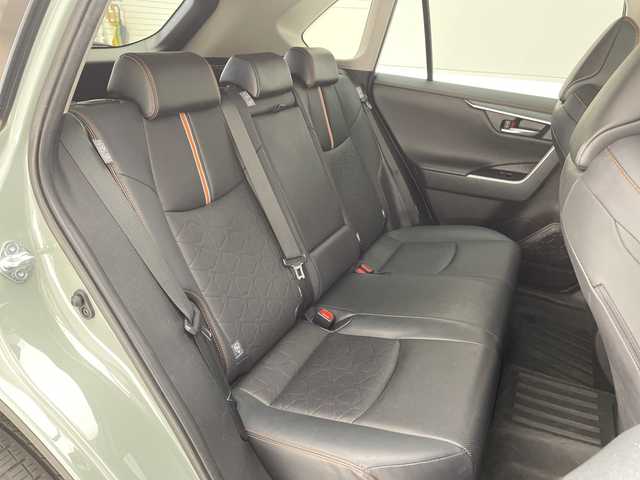 トヨタ ＲＡＶ４ アドベンチャー 愛知県 2021(令3)年 4.3万km アーバンカーキ トヨタセーフティセンス/純正9型ディスプレイオーディオナビ/レーダークルーズコントロール/シートヒーター/エアシート/バックカメラ/パワーシート/コーナーセンサー/純正アルミホイール/ルーフレール/４ＷＤ/ダウンヒルアシストコントロール/ステアリングヒーター/レーンキープアシスト/オートマチックハイビーム/フルセグ/衝突軽減システム/Bluetooth/ステアリングスイッチ/スマートキー/プッシュスタート