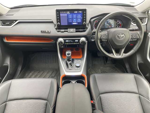 トヨタ ＲＡＶ４ アドベンチャー 愛知県 2021(令3)年 4.3万km アーバンカーキ トヨタセーフティセンス/純正9型ディスプレイオーディオナビ/レーダークルーズコントロール/シートヒーター/エアシート/バックカメラ/パワーシート/コーナーセンサー/純正アルミホイール/ルーフレール/４ＷＤ/ダウンヒルアシストコントロール/ステアリングヒーター/レーンキープアシスト/オートマチックハイビーム/フルセグ/衝突軽減システム/Bluetooth/ステアリングスイッチ/スマートキー/プッシュスタート