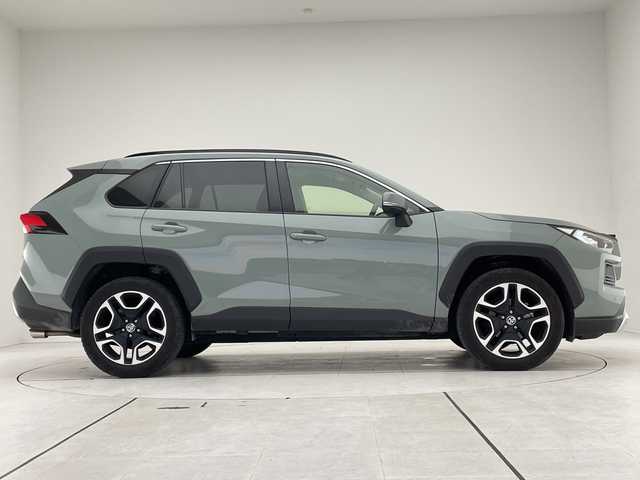 トヨタ ＲＡＶ４ アドベンチャー 愛知県 2021(令3)年 4.3万km アーバンカーキ トヨタセーフティセンス/純正9型ディスプレイオーディオナビ/レーダークルーズコントロール/シートヒーター/エアシート/バックカメラ/パワーシート/コーナーセンサー/純正アルミホイール/ルーフレール/４ＷＤ/ダウンヒルアシストコントロール/ステアリングヒーター/レーンキープアシスト/オートマチックハイビーム/フルセグ/衝突軽減システム/Bluetooth/ステアリングスイッチ/スマートキー/プッシュスタート