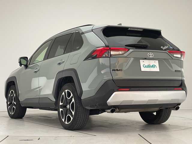 トヨタ ＲＡＶ４ アドベンチャー 愛知県 2021(令3)年 4.3万km アーバンカーキ トヨタセーフティセンス/純正9型ディスプレイオーディオナビ/レーダークルーズコントロール/シートヒーター/エアシート/バックカメラ/パワーシート/コーナーセンサー/純正アルミホイール/ルーフレール/４ＷＤ/ダウンヒルアシストコントロール/ステアリングヒーター/レーンキープアシスト/オートマチックハイビーム/フルセグ/衝突軽減システム/Bluetooth/ステアリングスイッチ/スマートキー/プッシュスタート