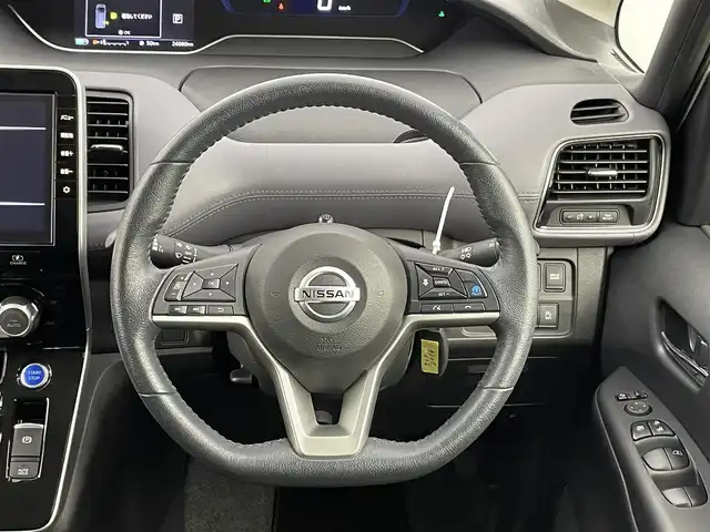 日産 セレナ e－パワー ハイウェイスター V 千葉県 2022(令4)年 2.4万km ブリリアントホワイトパール 禁煙車/純正10インチメモリナビ/　CD/DVD/BT/フルセグTV/エマージェンシーブレーキ/レーンキープアシスト/ブラインドスポットモニター/プロパイロット/両側パワースライドドア/デジタルインナーミラー/アラウンドビューモニター/電子パーキング/オートホールド/ETC/ステアリングスイッチ/革巻きステアリング/純正15インチアルミホイール/LEDヘッドライト/フォグランプ