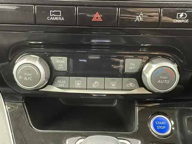 日産 セレナ e－パワー ハイウェイスター V 千葉県 2022(令4)年 2.4万km ブリリアントホワイトパール 禁煙車/純正10インチメモリナビ/　CD/DVD/BT/フルセグTV/エマージェンシーブレーキ/レーンキープアシスト/ブラインドスポットモニター/プロパイロット/両側パワースライドドア/デジタルインナーミラー/アラウンドビューモニター/電子パーキング/オートホールド/ETC/ステアリングスイッチ/革巻きステアリング/純正15インチアルミホイール/LEDヘッドライト/フォグランプ