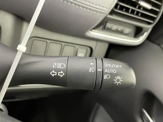 日産 セレナ e－パワー ハイウェイスター V 千葉県 2022(令4)年 2.4万km ブリリアントホワイトパール 禁煙車/純正10インチメモリナビ/　CD/DVD/BT/フルセグTV/エマージェンシーブレーキ/レーンキープアシスト/ブラインドスポットモニター/プロパイロット/両側パワースライドドア/デジタルインナーミラー/アラウンドビューモニター/電子パーキング/オートホールド/ETC/ステアリングスイッチ/革巻きステアリング/純正15インチアルミホイール/LEDヘッドライト/フォグランプ