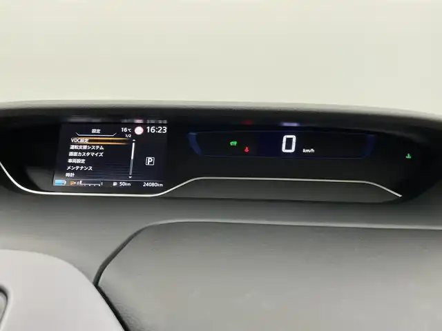 日産 セレナ e－パワー ハイウェイスター V 千葉県 2022(令4)年 2.4万km ブリリアントホワイトパール 禁煙車/純正10インチメモリナビ/　CD/DVD/BT/フルセグTV/エマージェンシーブレーキ/レーンキープアシスト/ブラインドスポットモニター/プロパイロット/両側パワースライドドア/デジタルインナーミラー/アラウンドビューモニター/電子パーキング/オートホールド/ETC/ステアリングスイッチ/革巻きステアリング/純正15インチアルミホイール/LEDヘッドライト/フォグランプ