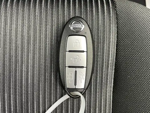 日産 セレナ e－パワー ハイウェイスター V 千葉県 2022(令4)年 2.4万km ブリリアントホワイトパール 禁煙車/純正10インチメモリナビ/　CD/DVD/BT/フルセグTV/エマージェンシーブレーキ/レーンキープアシスト/ブラインドスポットモニター/プロパイロット/両側パワースライドドア/デジタルインナーミラー/アラウンドビューモニター/電子パーキング/オートホールド/ETC/ステアリングスイッチ/革巻きステアリング/純正15インチアルミホイール/LEDヘッドライト/フォグランプ