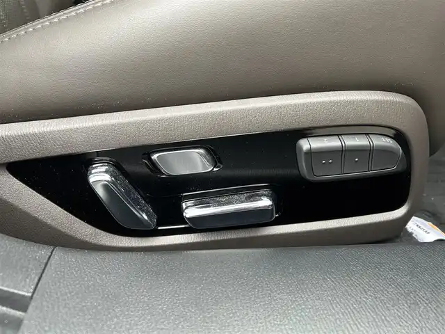 マツダ マツダ６セダン 25S Lパッケージ 愛媛県 2020(令2)年 3.5万km ジェットブラックマイカ 純正8型ナビ/全周囲カメラ/BOSEサウンドシステム＋11スピーカー/茶色レザーシート/全席シートヒーター/前席シートベンチレーション/前席パワーシート/運転席シートメモリー機能/ブラインドスポットモニター/追従機能付クルーズコントロール/ドライバーアテンションアラート/ヒル・ローンチ・アシスト/車線逸脱警報システム/AT誤発進抑制制御(前進/後退)/自動防眩ルームミラー/電動リアウインドウサンシェイド/本革巻ステアリング/ステアリングヒーター/電格ミラー/電動パーキングブレーキ/AutoHold機能/パドルシフト/現状サマー(純正ＡＷ)(235/40/R19)