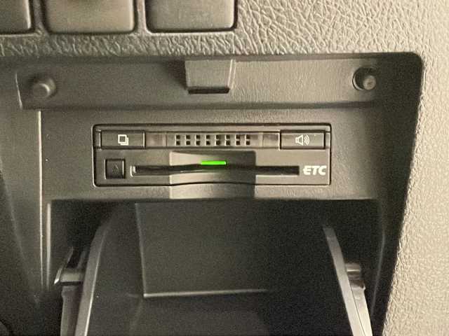 トヨタ アルファード S Aパッケージ 福井県 2015(平27)年 8.1万km ホワイトパールクリスタルシャイン 純正SDナビ/フルセグTV/BT/DVD/CD/SD/バックカメラ/フリップダウンモニター/ビルトインETC/前後ドライブレコーダー/クルーズコントロール/コーナーセンサー/両側パワースライドドア/デジタルインナーミラー/MTモード付AT/ウッドコンビステアリング/オートライト/LEDヘッドライト/純正18インチアルミホイール/プッシュスタート/スマートキー×2