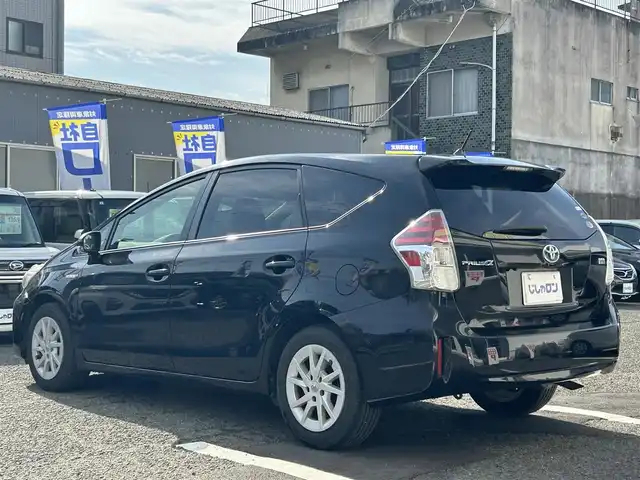 トヨタ プリウス α S 京都府 2015(平27)年 12.6万km アティチュードブラックマイカ (株)IDOMが運営する【じしゃロン伏見店】の自社ローン対象車両になります。こちらは現金ご利用時の価格です。自社ローンご希望の方は別途その旨お申付け下さい。/社外ナビ/ETC/DTV/BT/DVD/CD/プッシュスタート/ドアバイザー