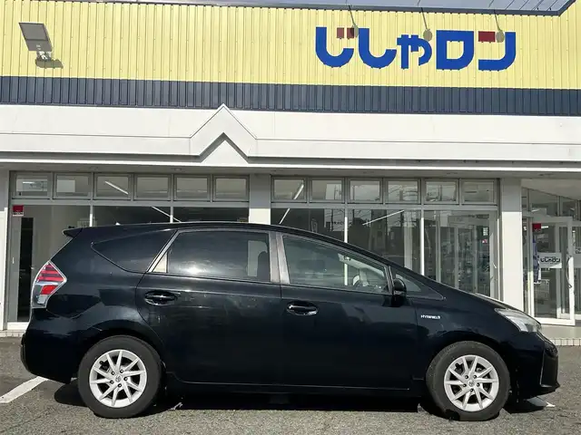 トヨタ プリウス α S 京都府 2015(平27)年 12.6万km アティチュードブラックマイカ (株)IDOMが運営する【じしゃロン伏見店】の自社ローン対象車両になります。こちらは現金ご利用時の価格です。自社ローンご希望の方は別途その旨お申付け下さい。/社外ナビ/ETC/DTV/BT/DVD/CD/プッシュスタート/ドアバイザー