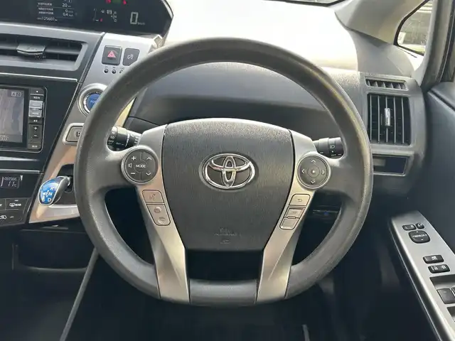 トヨタ プリウス α S 京都府 2015(平27)年 12.6万km アティチュードブラックマイカ (株)IDOMが運営する【じしゃロン伏見店】の自社ローン対象車両になります。こちらは現金ご利用時の価格です。自社ローンご希望の方は別途その旨お申付け下さい。/社外ナビ/ETC/DTV/BT/DVD/CD/プッシュスタート/ドアバイザー