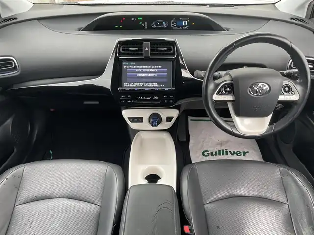 トヨタ プリウス A プレミアム　ツーリングセレ 兵庫県 2016(平28)年 7万km ホワイトパールクリスタルシャイン 純正9インチSDナビ/モデリスタエアロ/リア/フロント/Bluetooth接続/ビルトインETC/パーキングアシスト/パワーシート/純正フロアマット/レーダークルーズコントロール/LEDヘッドライト/シートヒーター/フルセグTV/バックカメラ/スイッチスタート/衝突軽減ブレーキ/トヨタセーフティセンス/モデリスタフロントエアロ小さい割れ有