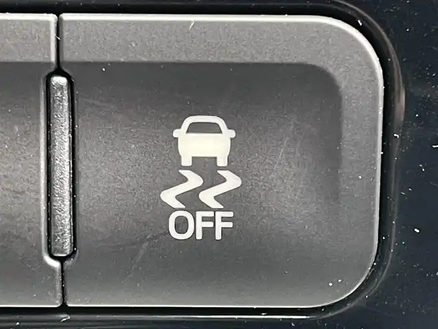 トヨタ プリウス A プレミアム　ツーリングセレ 兵庫県 2016(平28)年 7万km ホワイトパールクリスタルシャイン 純正9インチSDナビ/モデリスタエアロ/リア/フロント/Bluetooth接続/ビルトインETC/パーキングアシスト/パワーシート/純正フロアマット/レーダークルーズコントロール/LEDヘッドライト/シートヒーター/フルセグTV/バックカメラ/スイッチスタート/衝突軽減ブレーキ/トヨタセーフティセンス/モデリスタフロントエアロ小さい割れ有