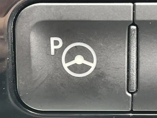 トヨタ プリウス A プレミアム　ツーリングセレ 兵庫県 2016(平28)年 7万km ホワイトパールクリスタルシャイン 純正9インチSDナビ/モデリスタエアロ/リア/フロント/Bluetooth接続/ビルトインETC/パーキングアシスト/パワーシート/純正フロアマット/レーダークルーズコントロール/LEDヘッドライト/シートヒーター/フルセグTV/バックカメラ/スイッチスタート/衝突軽減ブレーキ/トヨタセーフティセンス/モデリスタフロントエアロ小さい割れ有