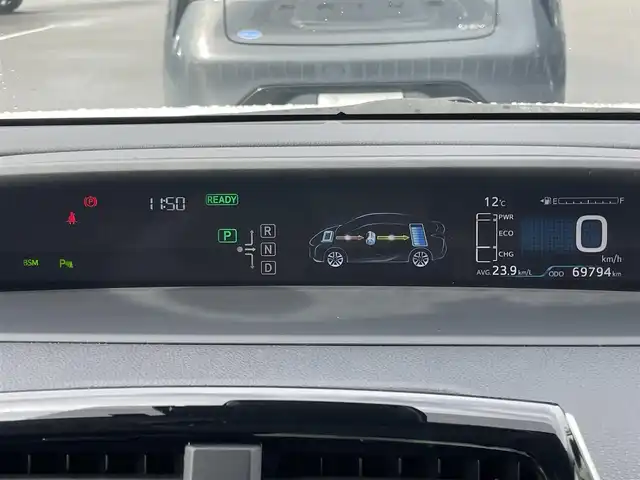 トヨタ プリウス A プレミアム　ツーリングセレ 兵庫県 2016(平28)年 7万km ホワイトパールクリスタルシャイン 純正9インチSDナビ/モデリスタエアロ/リア/フロント/Bluetooth接続/ビルトインETC/パーキングアシスト/パワーシート/純正フロアマット/レーダークルーズコントロール/LEDヘッドライト/シートヒーター/フルセグTV/バックカメラ/スイッチスタート/衝突軽減ブレーキ/トヨタセーフティセンス/モデリスタフロントエアロ小さい割れ有