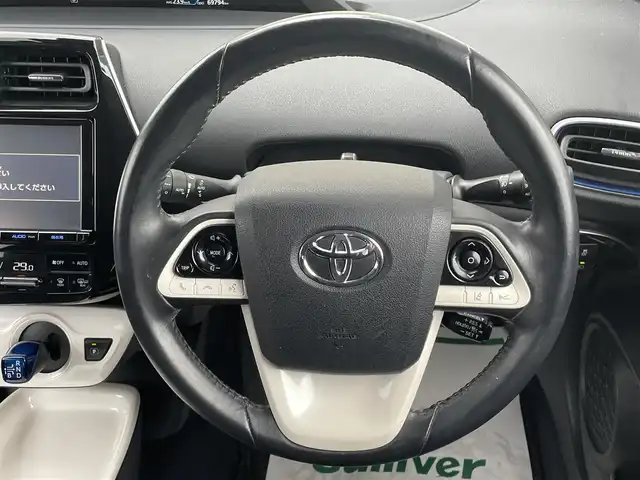 トヨタ プリウス A プレミアム　ツーリングセレ 兵庫県 2016(平28)年 7万km ホワイトパールクリスタルシャイン 純正9インチSDナビ/モデリスタエアロ/リア/フロント/Bluetooth接続/ビルトインETC/パーキングアシスト/パワーシート/純正フロアマット/レーダークルーズコントロール/LEDヘッドライト/シートヒーター/フルセグTV/バックカメラ/スイッチスタート/衝突軽減ブレーキ/トヨタセーフティセンス/モデリスタフロントエアロ小さい割れ有