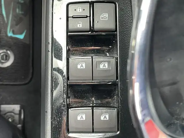 トヨタ プリウス A プレミアム　ツーリングセレ 兵庫県 2016(平28)年 7万km ホワイトパールクリスタルシャイン 純正9インチSDナビ/モデリスタエアロ/リア/フロント/Bluetooth接続/ビルトインETC/パーキングアシスト/パワーシート/純正フロアマット/レーダークルーズコントロール/LEDヘッドライト/シートヒーター/フルセグTV/バックカメラ/スイッチスタート/衝突軽減ブレーキ/トヨタセーフティセンス/モデリスタフロントエアロ小さい割れ有