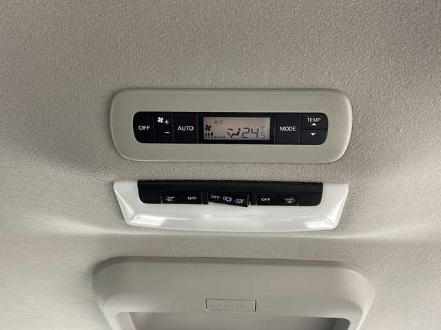 日産 セレナ e－パワー ハイウェイスター V 沖縄県 2019(令1)年 7万km ブリリアントホワイトパール 禁煙車/県外仕入れ/10インチ純正ナビ/【CD/DVD/フルセグTV/BT】/後席フリップダウンモニター/全方位カメラ/前方ドライブレコーダー/ETC/両側パワースライドドア/前席シートヒーター/ステアリングヒーター/16インチ純正アルミ/純正LEDヘッドライト/オートライト/スマートキー