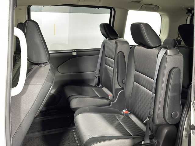 日産 セレナ e－パワー ハイウェイスター V 沖縄県 2019(令1)年 7万km ブリリアントホワイトパール 禁煙車/県外仕入れ/10インチ純正ナビ/【CD/DVD/フルセグTV/BT】/後席フリップダウンモニター/全方位カメラ/前方ドライブレコーダー/ETC/両側パワースライドドア/前席シートヒーター/ステアリングヒーター/16インチ純正アルミ/純正LEDヘッドライト/オートライト/スマートキー