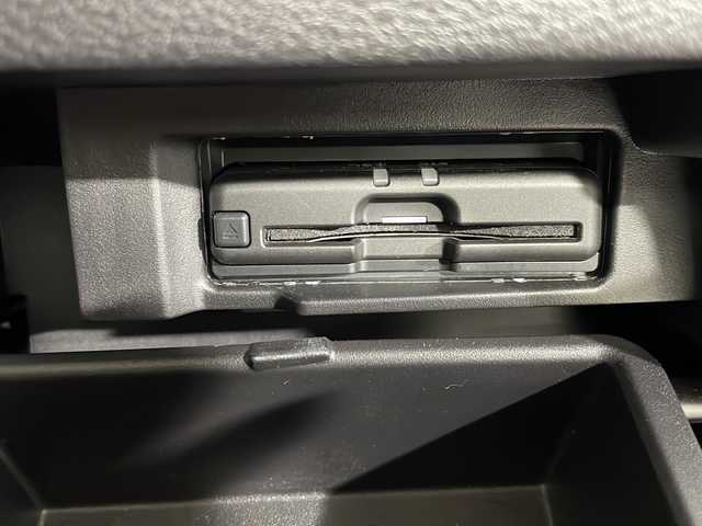 日産 セレナ e－パワー ハイウェイスター V 沖縄県 2019(令1)年 7万km ブリリアントホワイトパール 禁煙車/県外仕入れ/10インチ純正ナビ/【CD/DVD/フルセグTV/BT】/後席フリップダウンモニター/全方位カメラ/前方ドライブレコーダー/ETC/両側パワースライドドア/前席シートヒーター/ステアリングヒーター/16インチ純正アルミ/純正LEDヘッドライト/オートライト/スマートキー