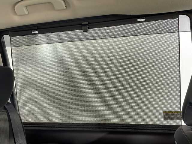 日産 セレナ e－パワー ハイウェイスター V 沖縄県 2019(令1)年 7万km ブリリアントホワイトパール 禁煙車/県外仕入れ/10インチ純正ナビ/【CD/DVD/フルセグTV/BT】/後席フリップダウンモニター/全方位カメラ/前方ドライブレコーダー/ETC/両側パワースライドドア/前席シートヒーター/ステアリングヒーター/16インチ純正アルミ/純正LEDヘッドライト/オートライト/スマートキー