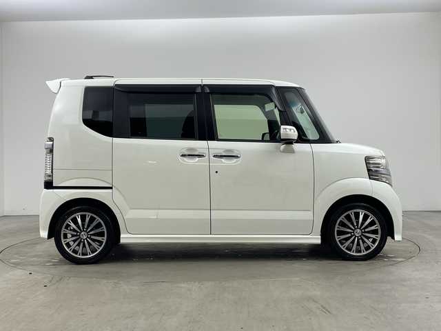 ホンダ Ｎ ＢＯＸ カスタム G ターボ Aパッケージ 兵庫県 2014(平26)年 9.2万km プレミアムホワイトパール ・純正8インチナビ/BT/CD/DVD/TV/USB/SD/・バックカメラ/・安心パッケージ/・シティブレーキアクティブシステム/・クルーズコントロール/・両側パワースライドドア/・横滑り防止装置/・ステアリングスイッチ/・パドルシフト/・前方ドライブレコーダー/・電動格納ミラー/・HIDヘッドライト/・フォグランプ/・純正16インチホイール/・スマートキー/・スペアキー/・取扱説明書/・保証書