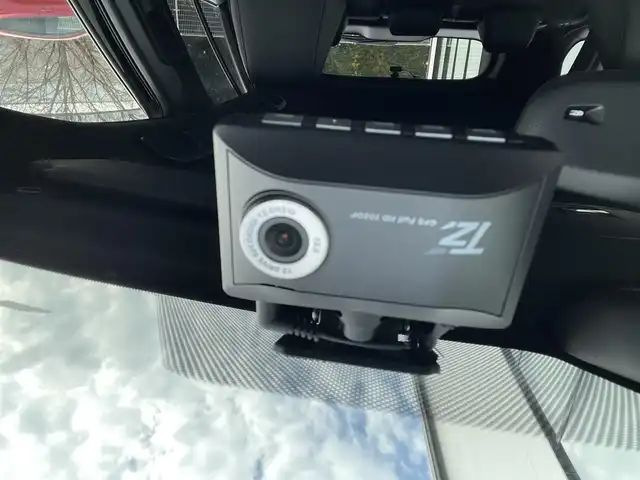 トヨタ カローラ クロス Z 大阪府 2023(令5)年 1.4万km アティチュードブラックマイカ トヨタセーフティーセンス/・アダプティブ・クルーズコントロール/・プリクラッシュセーフティー/・レーントレーシングアシスト/・オートマチックハイビーム/・クリアランスソナー/・パーキングサポートブレーキー/・ロードサインアシスト/純正ナビ/・Bluetooth/USB/MiraCast/ラジオ/主要装備/・パノラミックビューモニター/・ブラインドスポットモニター/・横滑り防止装置/・オートホールド/・パワーバックドア/・ハーフレザー/・D席パワーシート/・シートヒーター/・LEDヘッドライト/・ヘッドライトイベライザー/・ドライブレコーダー/・ETC2.0