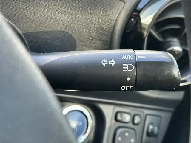 トヨタ アクア S スタイルブラック 愛媛県 2017(平29)年 9万km ライムホワイトパールクリスタルシャイン ワンオーナー/プッシュスタート/純正ナビ（AM/FM/CD/DVD/SD/Bluetooth/フルセグTV）/バックカメラ/ETC2.0/AAC/シートヒーター/横滑り防止装置/レーンキープアシスト/オートライト/オートマチックハイビーム