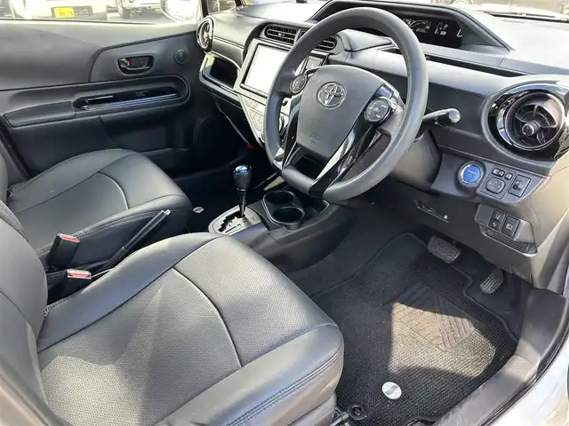 トヨタ アクア S スタイルブラック 愛媛県 2017(平29)年 9万km ライムホワイトパールクリスタルシャイン ワンオーナー/プッシュスタート/純正ナビ（AM/FM/CD/DVD/SD/Bluetooth/フルセグTV）/バックカメラ/ETC2.0/AAC/シートヒーター/横滑り防止装置/レーンキープアシスト/オートライト/オートマチックハイビーム